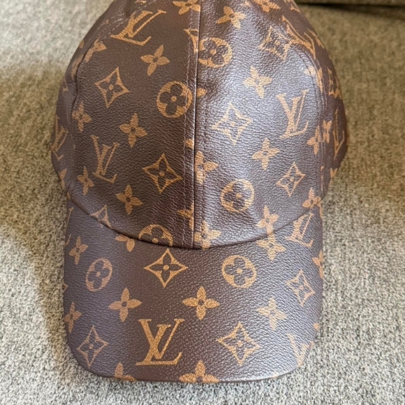Louis Vuitton Brown Monogram Cap - Picture 1 of 9